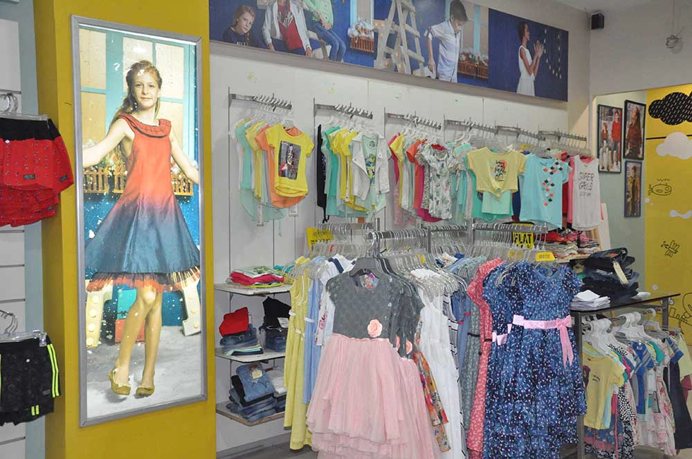 Gini jony store at kumar pacific